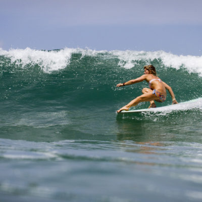 roxy_pro_biarritz_2011_leah_dawson_hang_five_1000