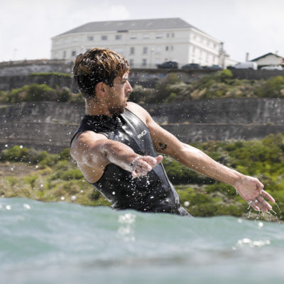 roxy_pro_biarritz_2011_rvca_wetsuit_1000