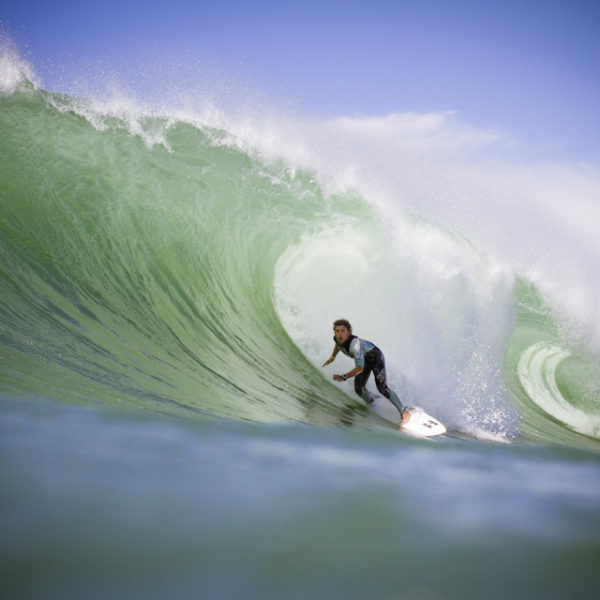 peterson-crisanto-billlabong-surfer-surfing-lacanau-barrel-tube-riding-sebastien-huruguen-surf-photographer-bordeaux-france-lacanau-16-08-2012