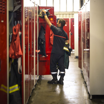 caserne-pompiers-sdis-33-ornano-sdis33-gironde-magazine-casiers-backstage-sebastien-huruguen-phtographe-bordeaux