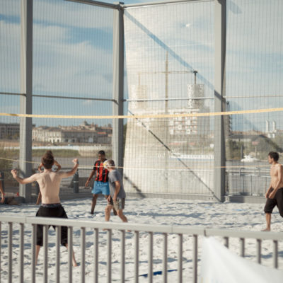 sports-sur-les-quais-de-bordaux-saint-michel-terrain-volley-ball-gironde-magazine-sebastien-huruguen-phtographe-bordeaux