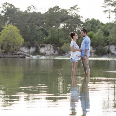 photographe-grossesse-bordeaux-gironde-sebastien-huruguen-future-maman-seance-photo-couple-exterieur-lac-3