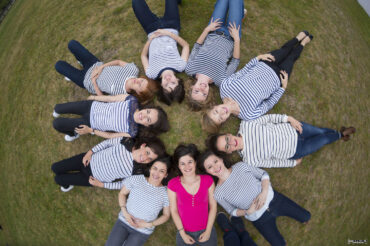 seance-evjf-photographe-lacanau-sebastien-huruguen-lac-moutchic-photo-bordeaux-groupe-sol-plongee-cercle-fleur-fisheye