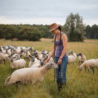 portrait-alice-musso-eleveuse-medoc-gironde-sebastien-huruguen-photographe-bordeaux