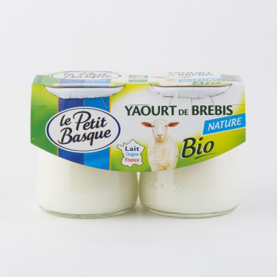 yaourt-de-brebis-nature-bio-le-petit-basque-packshot-fond-blanc-packaging-sebastien-huruguen