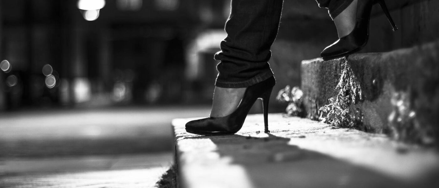 sebastien huruguen photographe professionnel bordeaux shoes addict woman femme escarpins noir sexy talons haut