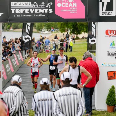 Gérard Alblois Gaetan Esseric terminent le Scott Half Triathlon - Lacanau Tri Events 2016 | Sébastien Huruguen www.huruguen.fr