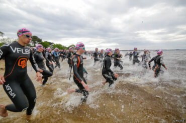 Départ de la natation sur la plage du Moutchic Scott Half Triathlon - Lacanau Tri Events 2016 | Sébastien Huruguen www.huruguen.fr