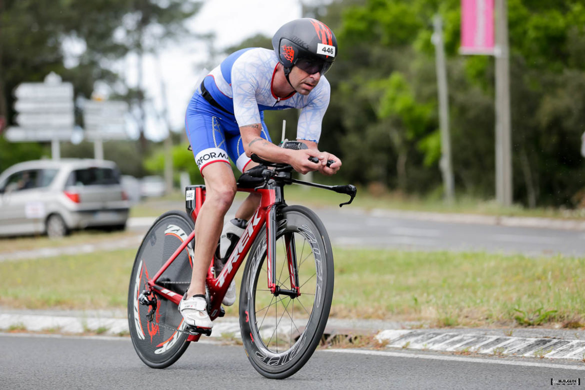 Etienne Barbet sur son vélo TREK sur le Scott Half Triathlon - Lacanau Tri Events 2016 | Sébastien Huruguen www.huruguen.fr