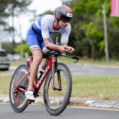 Etienne Barbet sur son vélo TREK sur le Scott Half Triathlon - Lacanau Tri Events 2016 | Sébastien Huruguen www.huruguen.fr