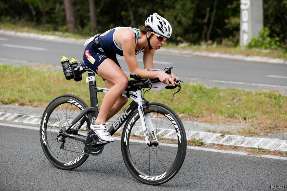 Manon Genet sur son vélo BMC Scott Half Triathlon - Lacanau Tri Events 2016 | Sébastien Huruguen www.huruguen.fr