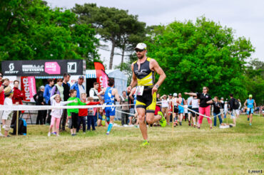 Sebastien Fraysse sur la course à pieds du Scott Half Triathlon - Lacanau Tri Events 2016 | Sébastien Huruguen www.huruguen.fr