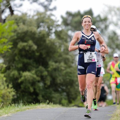 Manon Genet (Girondins de Bordeaux Triathlon) remporte le Scott Half Triathlon - Lacanau Tri Events 2016 | Sébastien Huruguen www.huruguen.fr