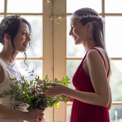 nena-balbina-claire-carbonnel-les-mariages-de-mademoiselle-L-Elisabeth-Delsol-sebastien-huruguen-photographe-bordeaux-champetre-contre-jour