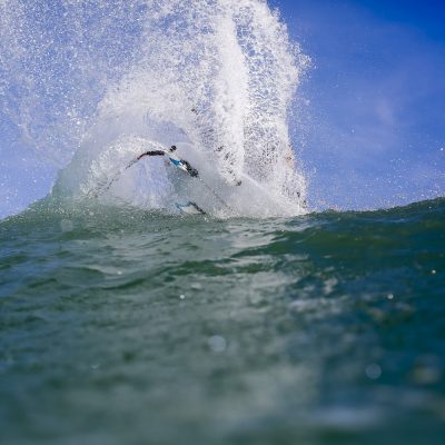 Matt Banting fins free snap in Hossegor - Quik Pro France 2016 | Sebastien Huruguen www.huruguen.fr