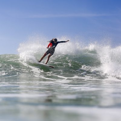 Protest surfer girls in Hossegor - Quik Pro France 2016 | Sebastien Huruguen www.huruguen.fr