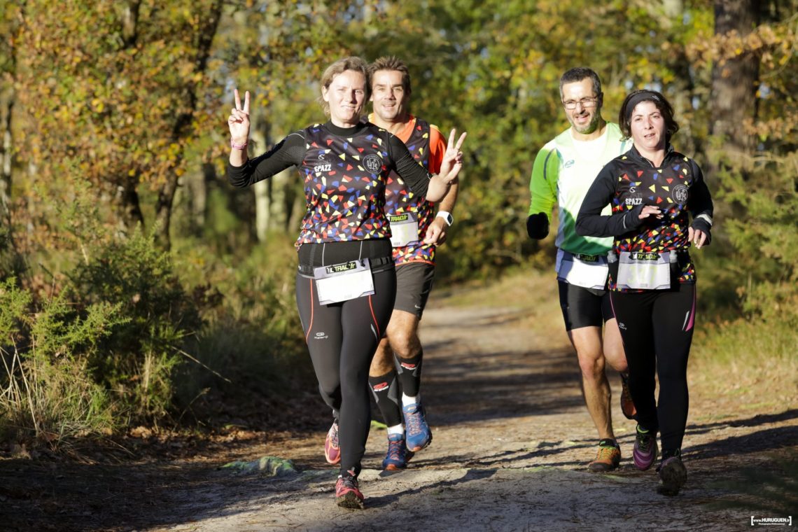 course à pieds running run courir trail en jalle saint jean d'illac 2015 sebastien huruguen photographe bordeaux gironde groupe de coureurs