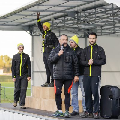 Sur le podium l'equipe organisatrice bénévole de l'amicale des pompiers de st jean d'illac trail en jalle 2015