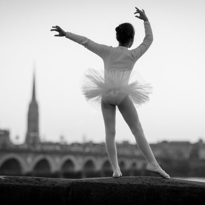 dance-pont-de-pierre-bordeaux-sunset-danse-classique-tutu-moderne-ballerine-sebastien-huruguen-photographe