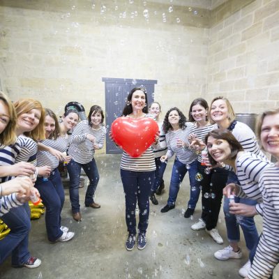 photographe-evjf-bordeaux-gironde-saint-emilion-sebastien-huruguen-coeur-rouge-bulles